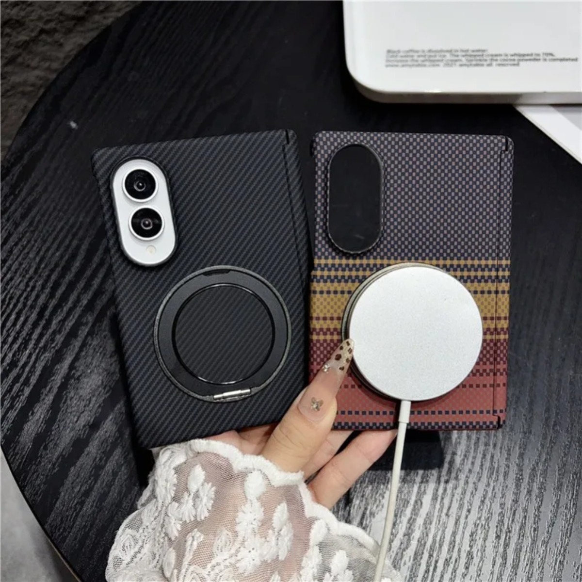 เคสโทรศัพท์หนังคาร์บอนไฟเบอร์พ - Taco Stand Holder บทวิจารณ์และราคา